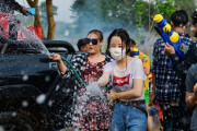 タイのソンクラーン（水かけ祭り）、開催期間中に約２００人死亡