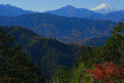 【画像】高尾山の山頂にいるけど質問ある？