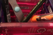 【画像】ワイのムスッコ シャー芯ケースを再利用してしまう