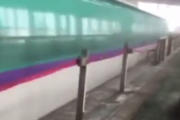 近くで見ると衝撃的すぎる。日本の新幹線のスピードが圧倒的。海外の反応