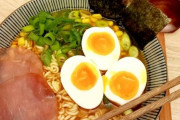 外国人「インスタントラーメンが不健康って本当？トッピング乗せても駄目？」