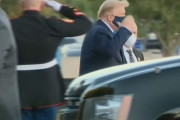 トランプ大統領、自らヘリに乗り米軍の医療施設に入院…数日間は施設で公務！