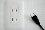 韓国人「韓国人が日本の家庭用コンセントを調べた結果‥とんでもない事が明らかに‥（ﾌﾞﾙﾌﾞﾙ」　韓国の反応