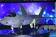 姿を現した韓国戦闘機KF-21、別名「ベビー・ラプター」…日中ロなど周辺大国の軍事的脅威に対応できる毒針兵器を搭載予定！