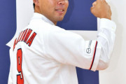 カープ秋山翔吾が入団会見！背番号9！松田オーナーに「ボロボロになりながらも2000本打ってくれ」と言われ感謝