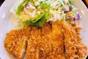 【悲報】チキンカツとかいう旨すぎる料理、なぜかイマイチ人気が出ない･･･