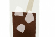 牛乳で氷作ってアイスコーヒーに入れるとうまい