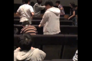 【悲報】害悪系オタク集団、映画館で大はしゃぎしてしまうｗｗｗｗ