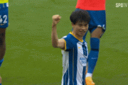 ◆小ネタ◆三笘薫くんのガッツポーズの腕の振りがカード要求と全く一緒で草