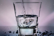 いくら水を飲んでも喉が潤わない