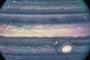 【画像】NASAの撮影した木星の写真だけど…