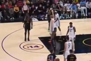 【NBA】審判さん、ドンチッチの抗議であっさり判定変更してしまう