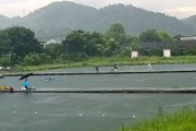 【動画】雨の釣りは危険。ヘラブナ釣り師に雷が落ちる事故。