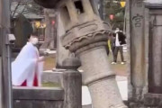 【動画】ドジっ子っぽい巫女さん、撮影される・・・・・・・・