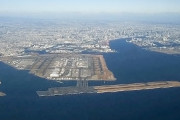 【悲報】羽田空港の滑走路に段差があると発覚　25日にスカイマーク機、29日にJAL機がパンク