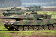 ドイツ製の主力戦車「レオパルト2」の習熟訓練を開始…輸送も始まる！