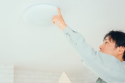 蛍光灯が生産中止に→「LEDランプに替えれば問題ない？」プロに聞いたら、電気工事が必要だった