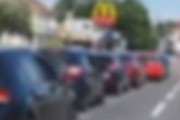 休日にマクド前に車で渋滞作ってるやつらｗｗｗｗｗｗｗｗｗ