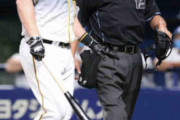 阪神４番サンズ無安打、初回判定に不服そうな態度も