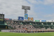 【悲報】高校球児さん、開会式中熱中症でぶっ倒れ伝統に水を差す