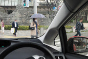 車のフロントガラスの左右にある死角部分って無くならないの？？