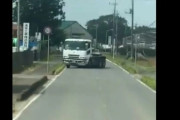 トレーラーのドライバーの絶技！
