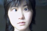 【動画】謎の美少女、左右の眼球をバラバラに動かす・・・