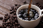 【画像】コーヒーが好きだった人のお墓参りに◯◯◯を持っていった　→　チョイスが最高すぎて6万いいね突破ｗｗｗｗｗｗ