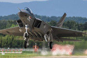 「エンジン2基を搭載したKF-21がステルス機に改良されればF-35以上の戦闘機になる」韓国航空大学教授！