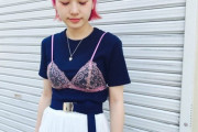 【悲報】 オシャレ女子の間で売春婦みたいな服が流行ってしまうｗｗｗｗｗｗ （※画像あり）