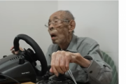 93歳の元タクシー運転手、レースゲームでYouTubeの伝説となる！海外の反応