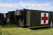 自衛隊が「動く手術室」を公開、コンテナ内に書かれた「エアコンカバーは外しましたか？」という注意書きの意味とは！