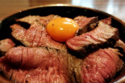 丼物に卵黄載せるのやめろや