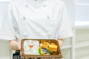 市販の弁当に混ざってると少しだけ「🥺」な顔になる具材【🍱】