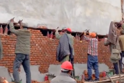 【動画】中国人「っしゃあ増築するぞ！ 1階建てを2階建てにだ！」→その手法がやばすぎる‥‥