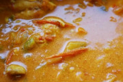 【メシマズ嫁】出来上がったカレー鍋に酒を撒き散らすんだが…