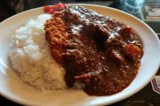喫茶店でカツカレー食べてきちゃった…
