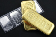 「同じ価格の金塊と銀塊を並べてみた、こんなに違うのか…」海外の反応