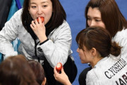 韓国人「日本カーリング女子、もぐもぐタイム中韓国産イチゴに舌鼓を打ってしまう」