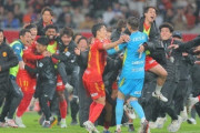 名古屋、新潟との延長PK戦制しルヴァン杯優勝！退団するGKランゲラックの花道飾る　新潟は初タイトルならず（関連まとめ）