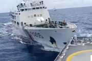 【動画】中国海警の巡視船がフィリピン船に繰り返し体当たりをしてしまう。