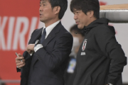 「何が書いてある？」　日本代表、試合中の「森保メモ」トレンド入り　ネット騒然「浅野が配達」