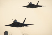 朝鮮半島近隣に米空軍のF-22戦闘機ラプター2機…中朝に警告メッセージ送った米国！