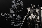 【画像】バンダイさん、ガンダリウム合金のガンダムを作ってしまう！お値段２２万円！