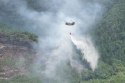 妙義山の山林火災、群馬県が自衛隊に災害派遣を要請…陸自ヘリが消火活動！