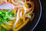 子供と出かけたら大体ランチがうどんになる。たまにはラーメン食べたいなあって言ってみるけど…