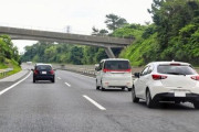 高速道路で追い抜いていったくせにその後遅くなるやついるじゃん？