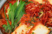 韓国人「キムチ鍋は韓国料理ではありません。」