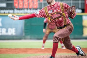 【悲報】ドイツの野球チームさん、ダサすぎる