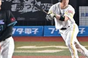 8月近藤.556 4本 9打点 出塁率.733 長打率1.389 OPS2.122